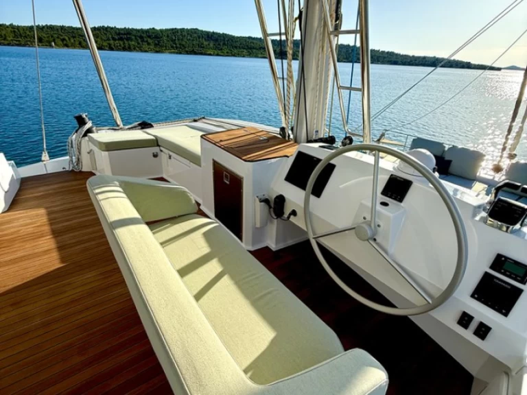 Wynajem łodzi Le Marin tanio Bali 5.4