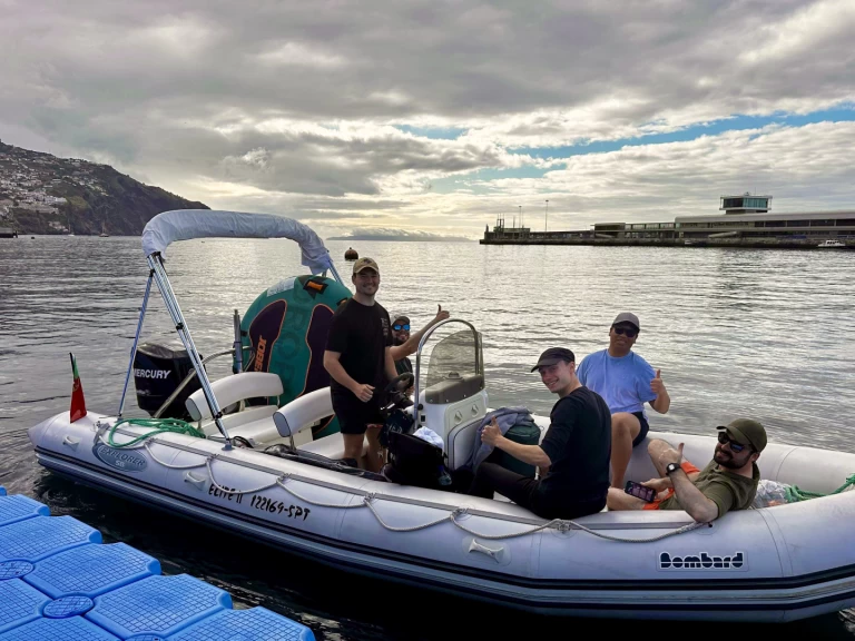 Łódż półsztywna do wynajmu w Porto do Funchal w najlepszej cenie