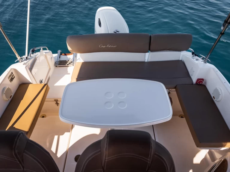 Wynajmij Motorówka z lub bez skippera B2 Marine w Port du Lavandou