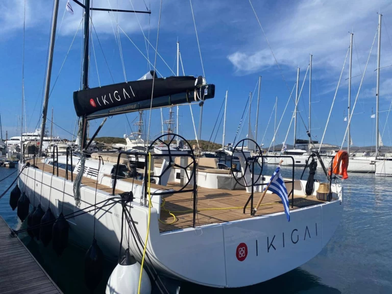 Wynajmij Bénéteau First 53 w Lavrio