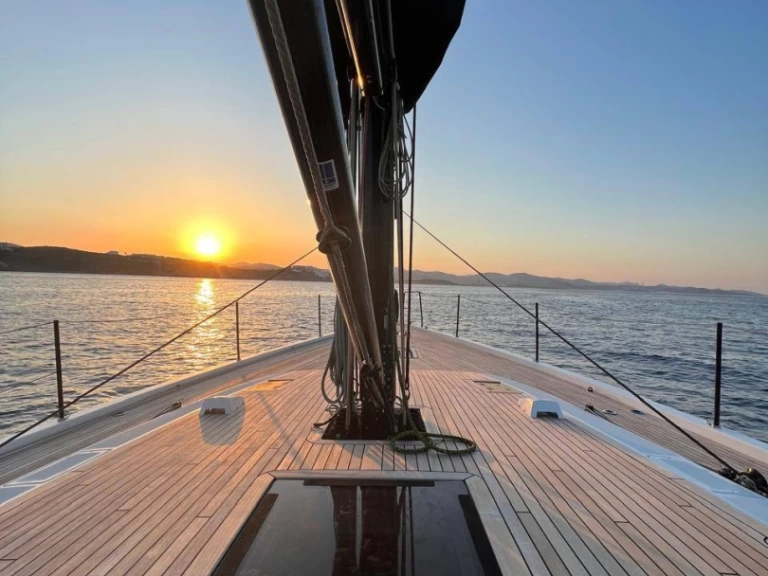 Wynajem łodzi Lavrio tanio First 53