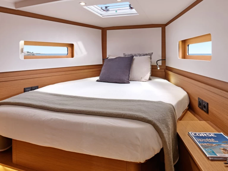 Wynajmij Bénéteau First 44 w Lavrio