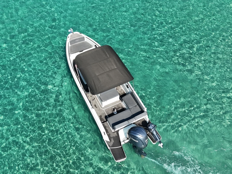 Wynajem Motorówka Protagon z patentem 