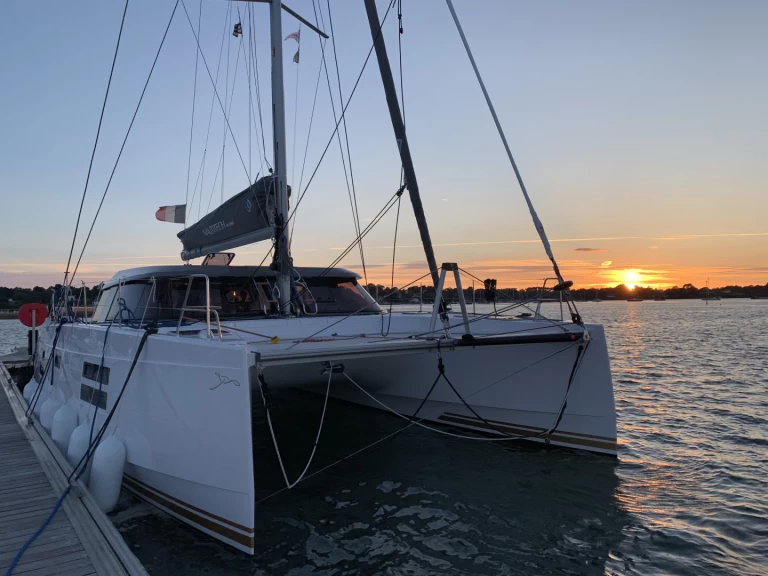 Wynajmij Katamaran z lub bez skippera Nautitech w Cannes