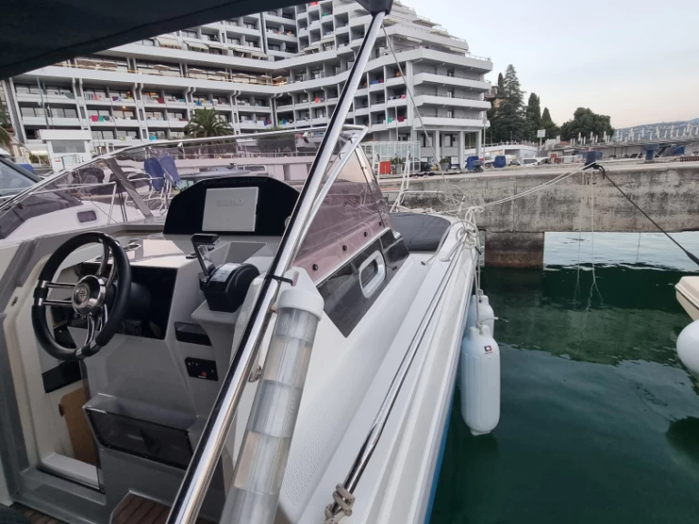 Atlantic 730 Sun Cruiser między profesjonalistami a osobami prywatnymi w Opatija