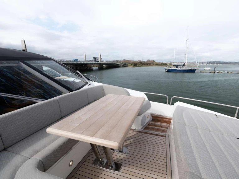 Wynajem Luksusowy jacht w Ibiza Town - Vanquish 82