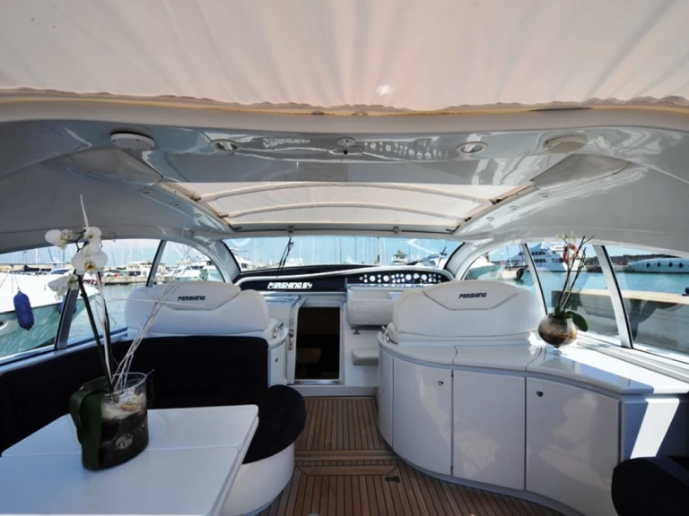 Wynajmij Motorówka z lub bez skippera Pershing w Poltu Quatu