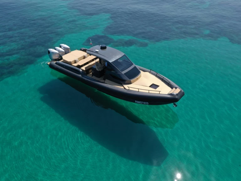 Wynajem Łódż półsztywna Altamarea z patentem 