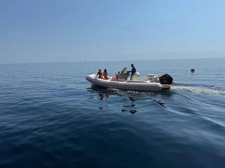 Sacs Sacs S 700 między profesjonalistami a osobami prywatnymi w l'Estartit