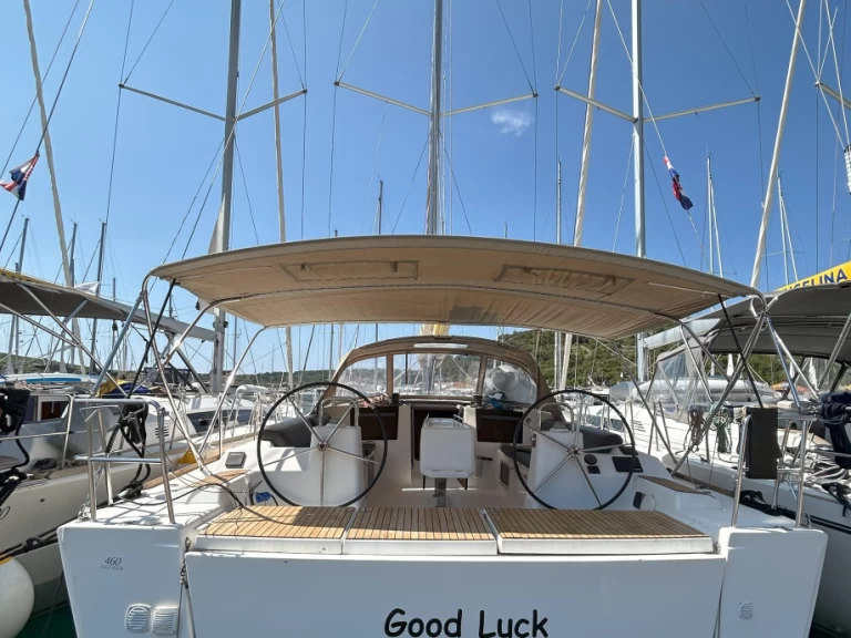 Żaglowiec do wynajmu w Primosten w najlepszej cenie