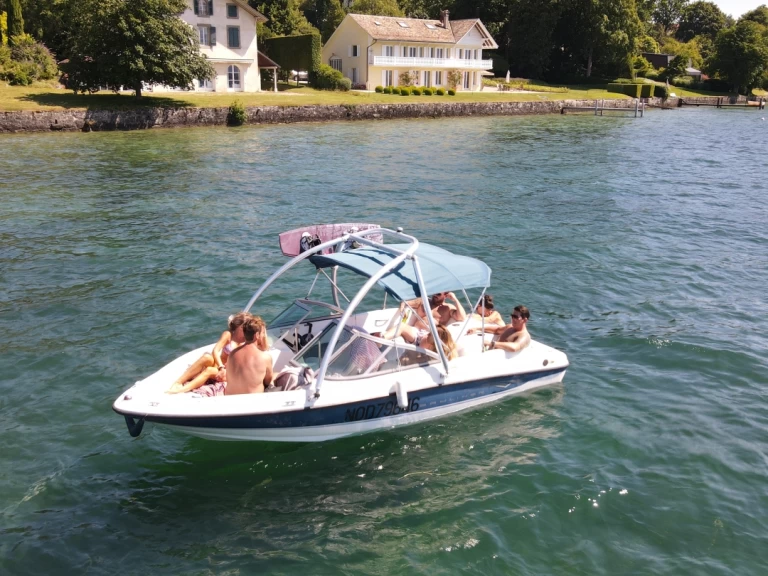 Wynajem Motorówka Bayliner z patentem 