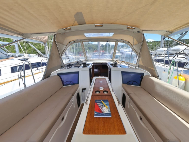 Żaglowiec do wynajmu w Primosten w najlepszej cenie