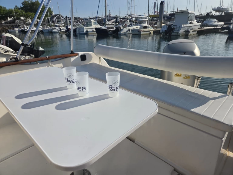 Wynajem Motorówka Ocqueteau z patentem 