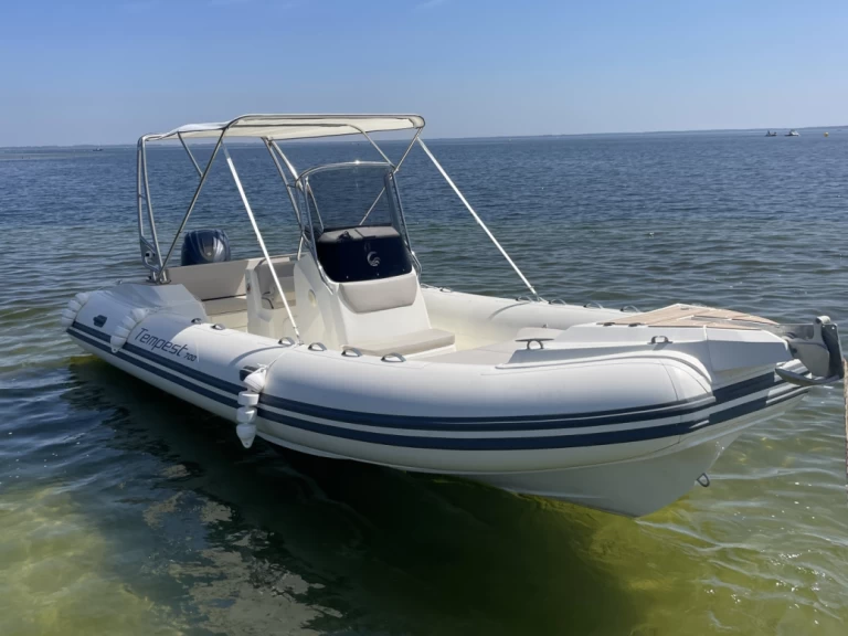 Capelli Tempest 700 Sun między profesjonalistami a osobami prywatnymi w Biscarrosse