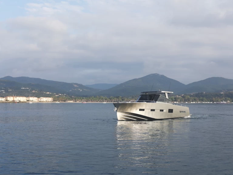 Wynajmij MED YACHT  Med Yacht 52 w Cogolin