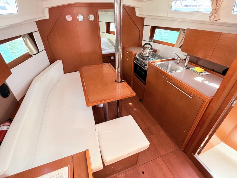 Wynajem Żaglowiec w Sukosan - Bénéteau Oceanis 35