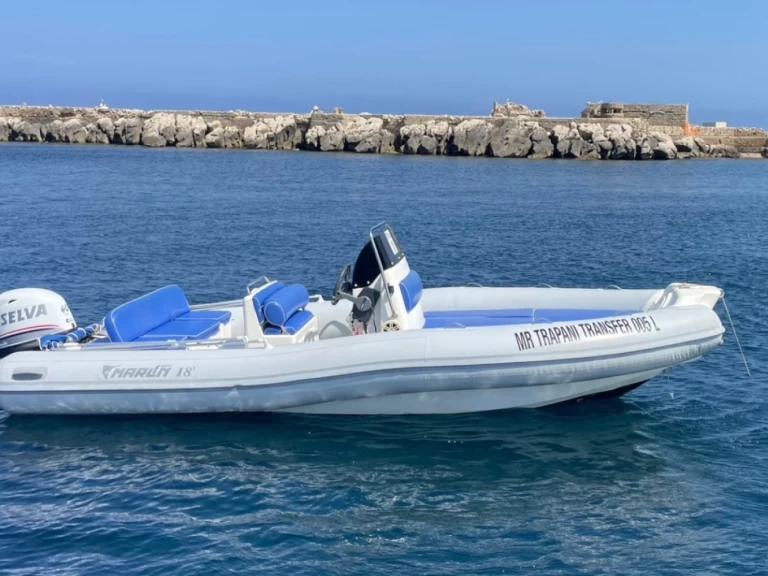 Wynajmij Łódż półsztywna z lub bez skippera Marlin Boat w Trapani