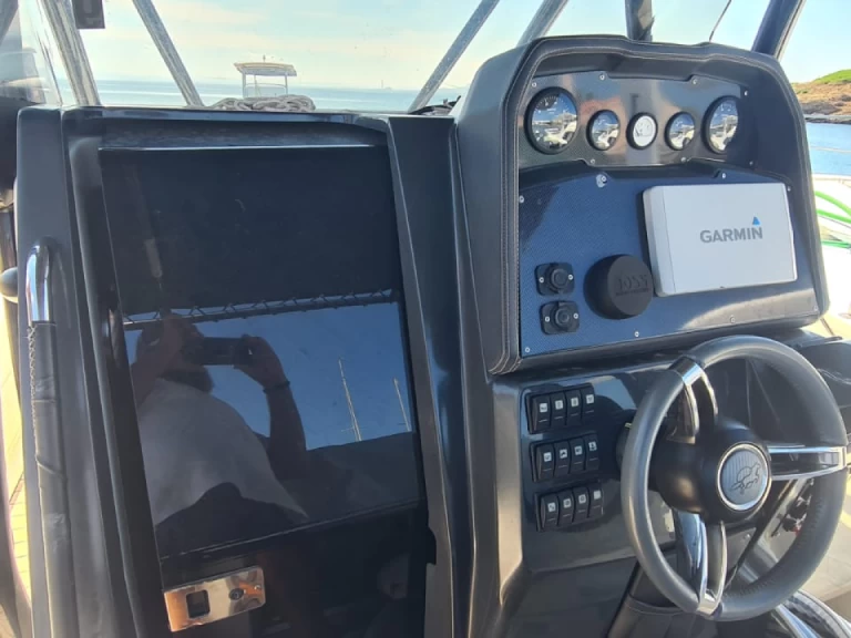 Wynajem Łódż półsztywna Bwa z patentem 