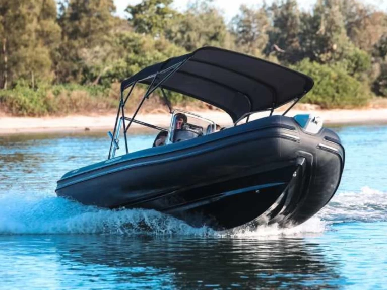 Wynajem Łódż półsztywna w Sibenik - Italboats Predator 700 T