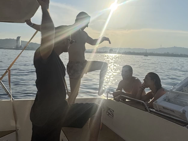 Fairline Forty między profesjonalistami a osobami prywatnymi w Barcelona