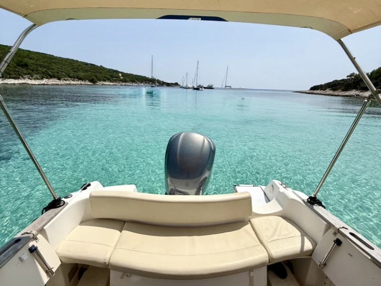 Wynajem łodzi Mali Losinj tanio Cap Camarat 7.5 WA