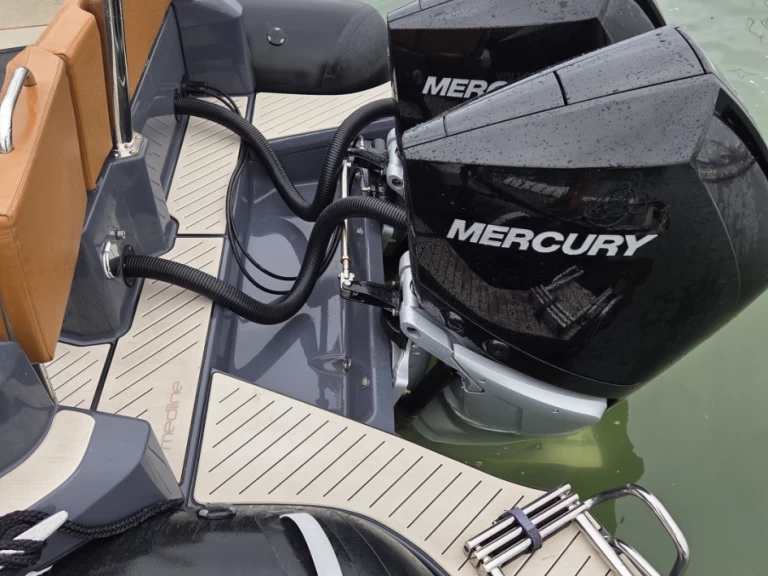 Zodiac Medline 9 między profesjonalistami a osobami prywatnymi w Les Sables-d'Olonne