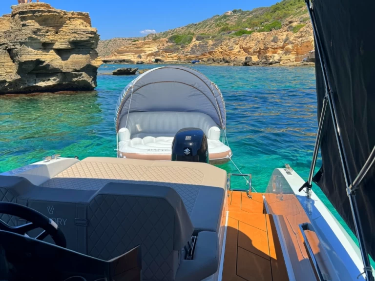 Wynajem Motorówka Valory z patentem 