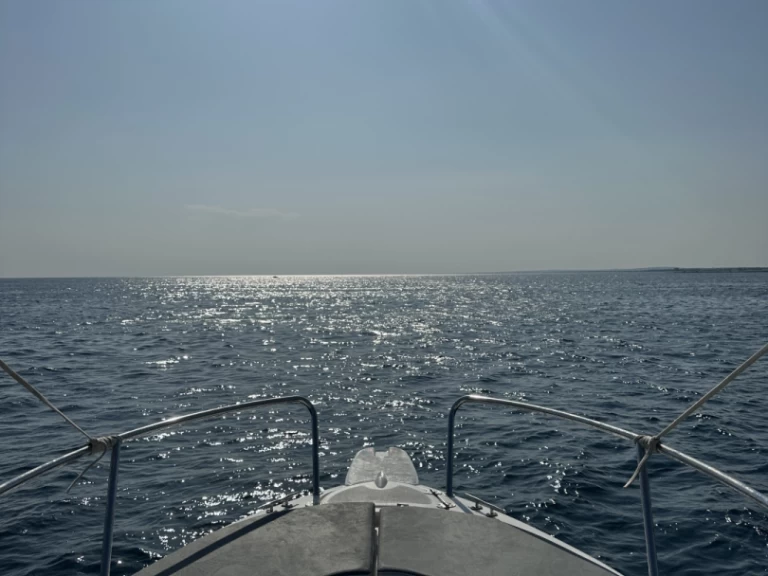 Motorówka do wynajmu w Porto Cesareo w najlepszej cenie