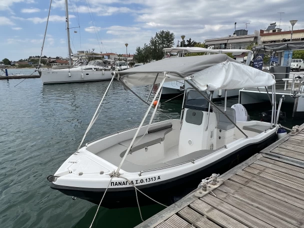 Motorówka do wynajmu w Néa Moudhaniá w najlepszej cenie