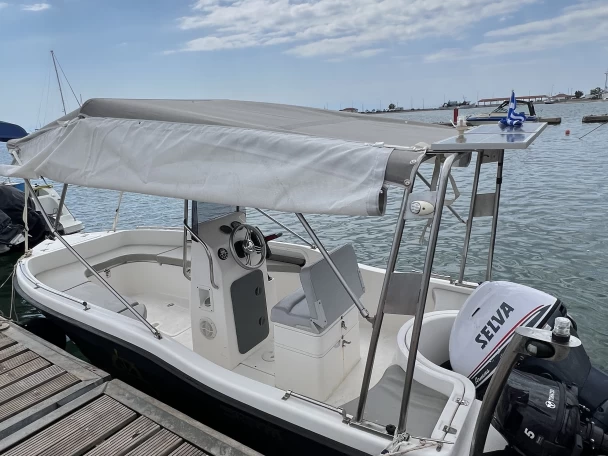 Igma Igma między profesjonalistami a osobami prywatnymi w Néa Moudhaniá