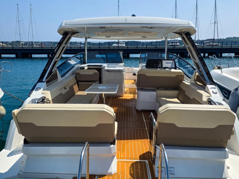 Wynajem łodzi Aquila Aquila 32 w Pula na SamBoat 