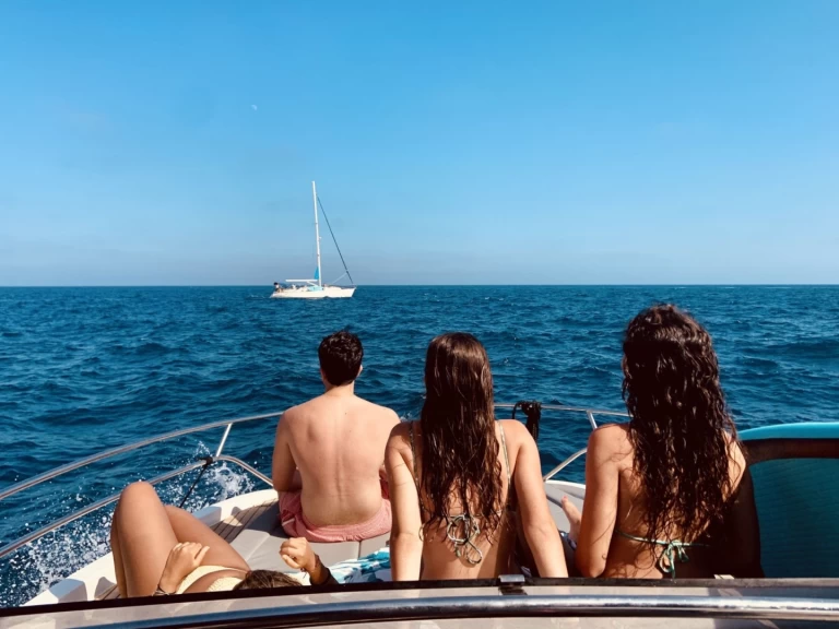 Wynajem Motorówka Bénéteau z patentem 