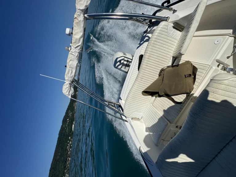 Wynajem Łódż półsztywna Zar z patentem 