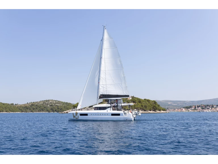 Lagoon Lagoon 43 między profesjonalistami a osobami prywatnymi w Rogoznica