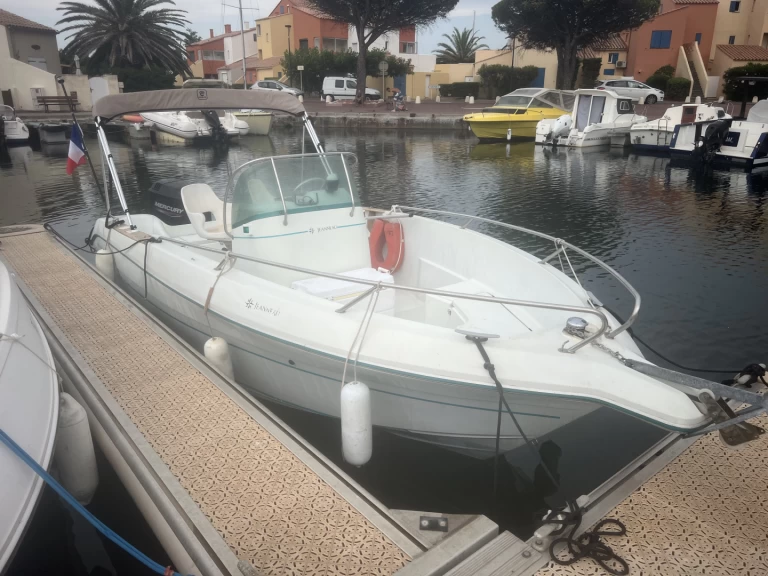 Jeanneau Cap Camarat 615 między profesjonalistami a osobami prywatnymi w Le Barcarès