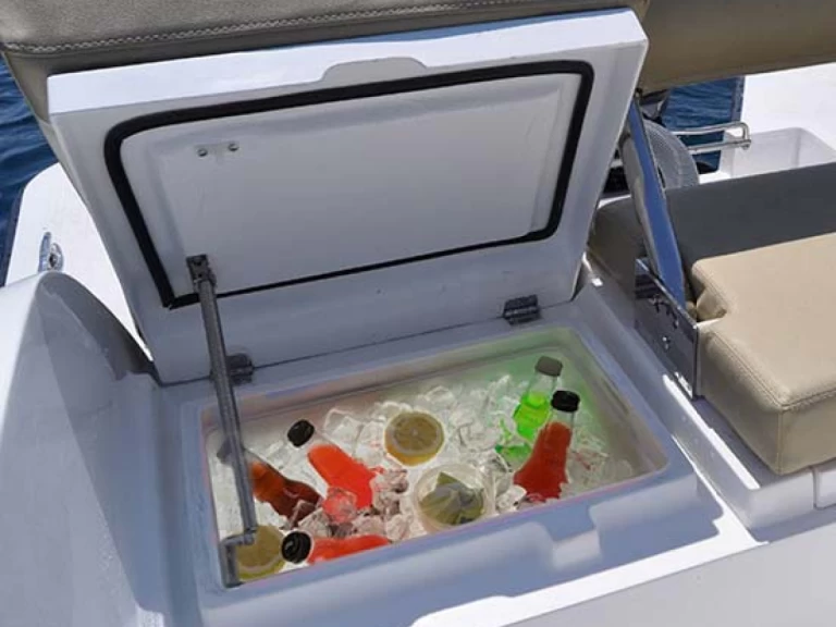 Wynajem łodzi San Antonio Port tanio 5.0 SPORT