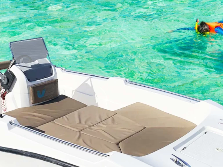 Wynajem Motorówka V2 BOATS z patentem 