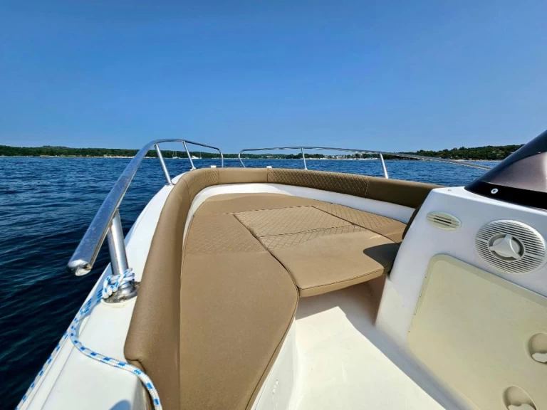 Marinello Eden 22 między profesjonalistami a osobami prywatnymi w Funtana-Fontane