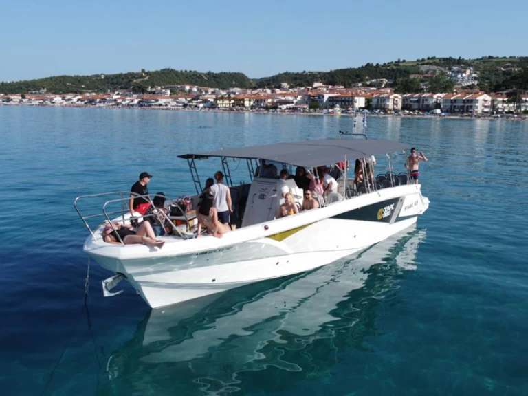 Motorówka do wynajmu w Limáni Karrá w najlepszej cenie