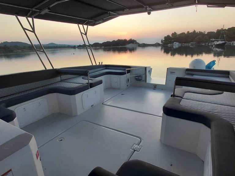 Wynajem łodzi Thessaloniki (City) tanio Stark 45