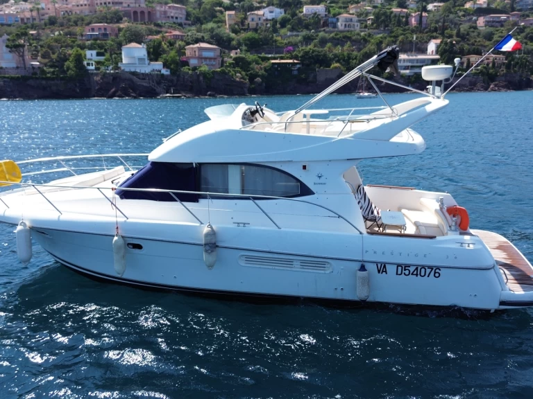 Wynajem Motorówka Jeanneau z patentem 