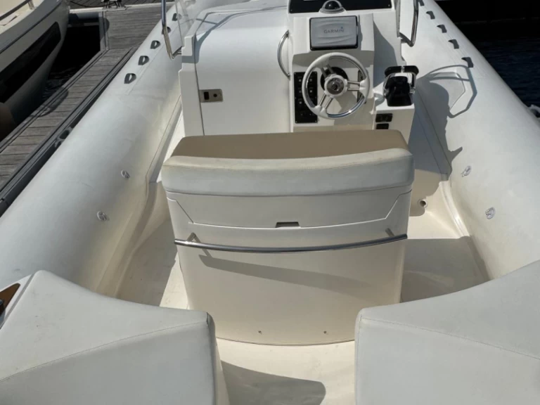 Wynajmij Capelli Tempest 1000 CC w Porto-Vecchio