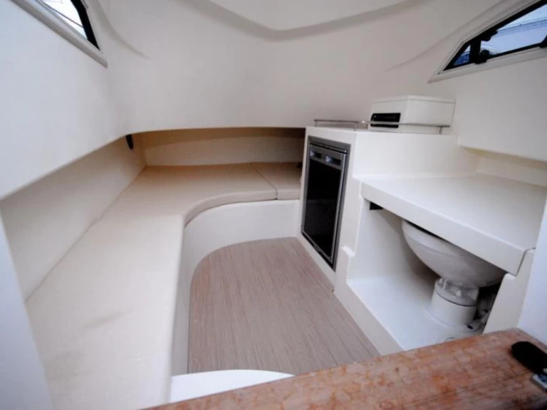 Wynajem Łódż półsztywna w Porto-Vecchio - Capelli Tempest 1000 CC