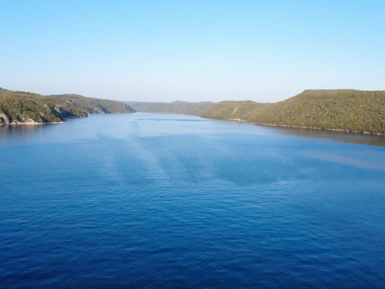 Siar Moschini Andromeda między profesjonalistami a osobami prywatnymi w Funtana-Fontane