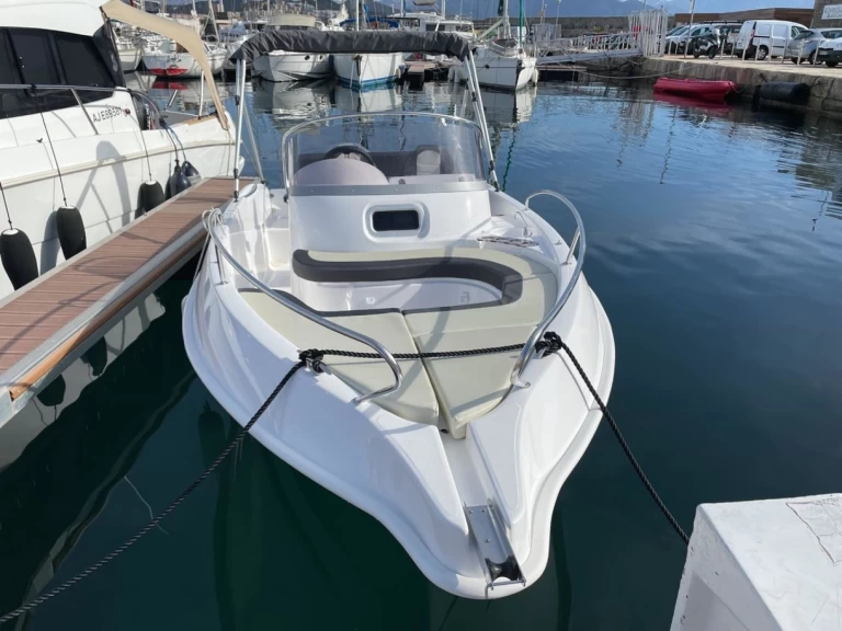 Wynajem Motorówka B2 Marine z patentem 