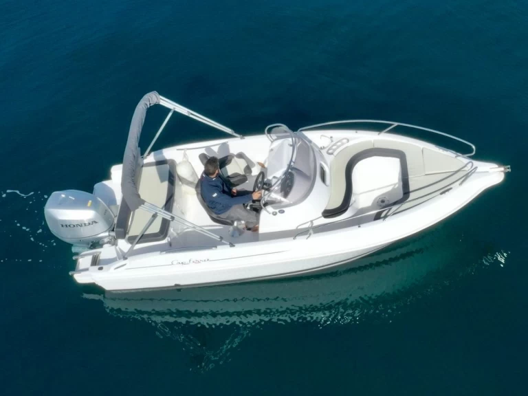 Motorówka do wynajmu w Ajaccio w najlepszej cenie