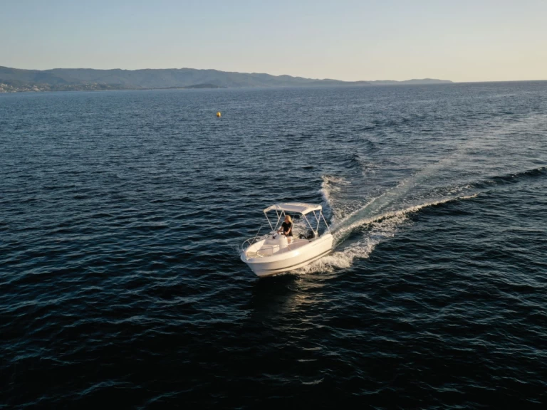 Wynajmij Motorówka z lub bez skippera B2 Marine w Appietto