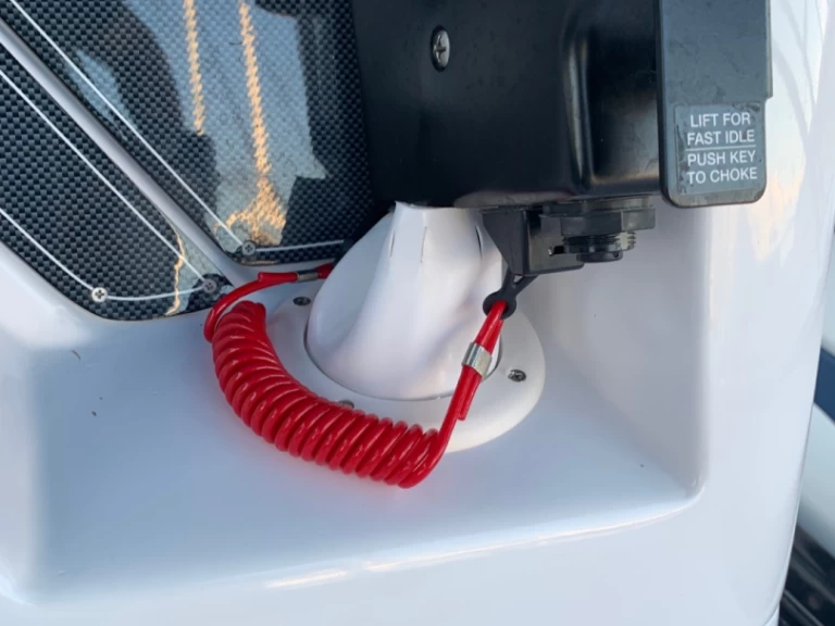 Wynajem Motorówka tancredi z patentem 