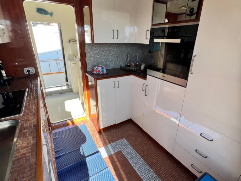 Wynajmij Falcon falcon 80 w Porto di Salerno