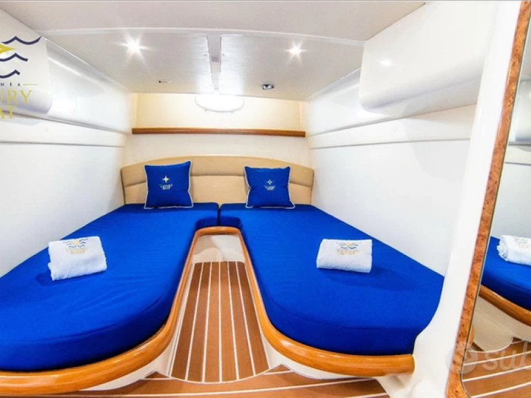 Wynajem Motorówka Sealine z patentem 